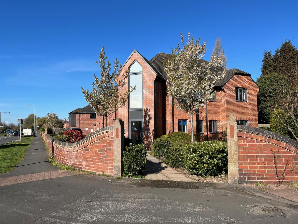 Cross Court, Stafford By Bell Apartments Exterior foto