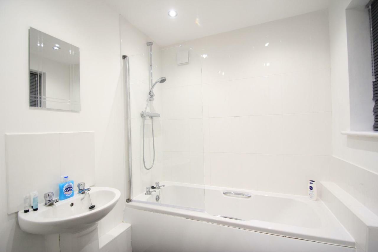 Cross Court, Stafford By Bell Apartments Quarto foto